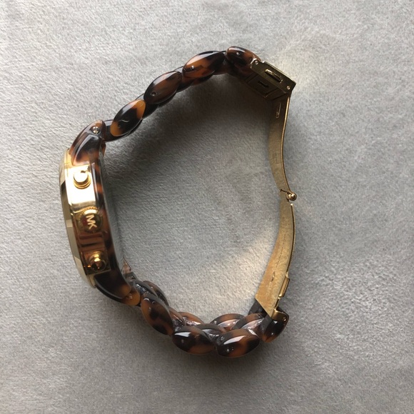 Michael Kors Tortoise Watch - Picture 2 of 5